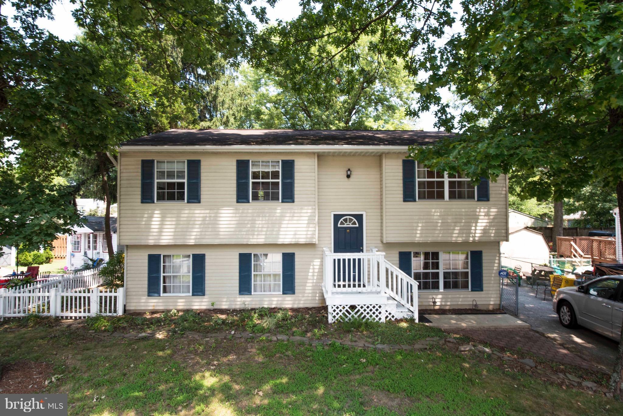 WOODLAND BEACH - Residential