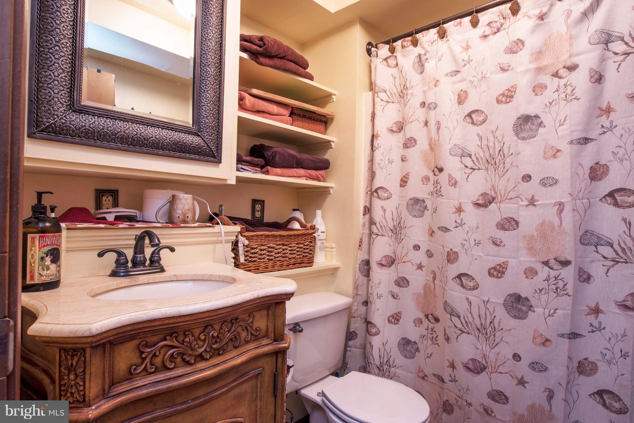 WOODLAND BEACH - Residential