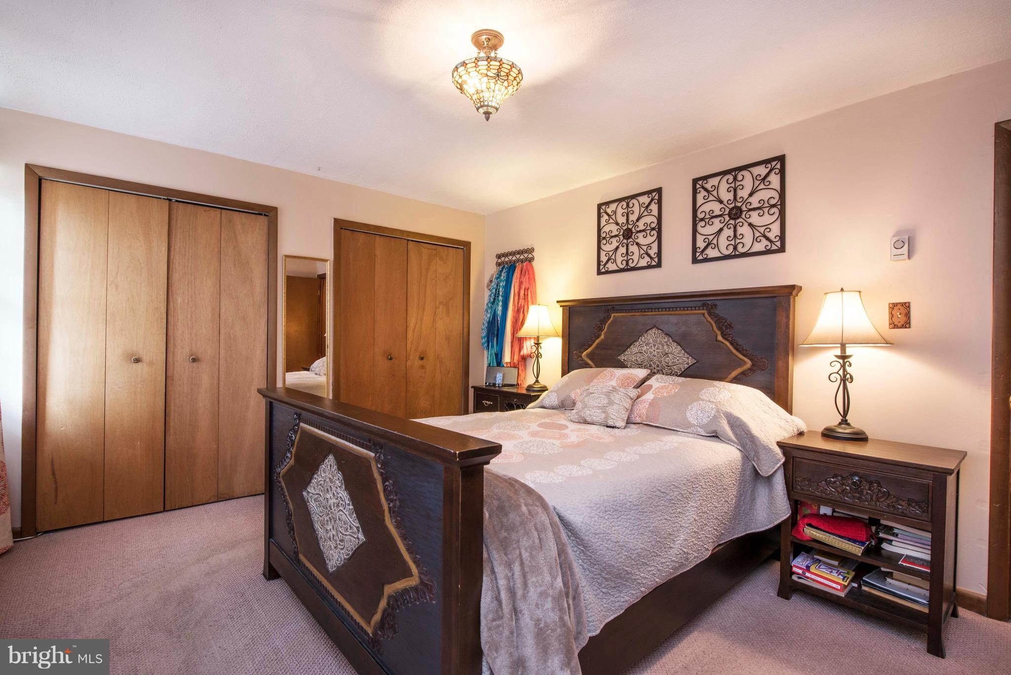 WOODLAND BEACH - Residential