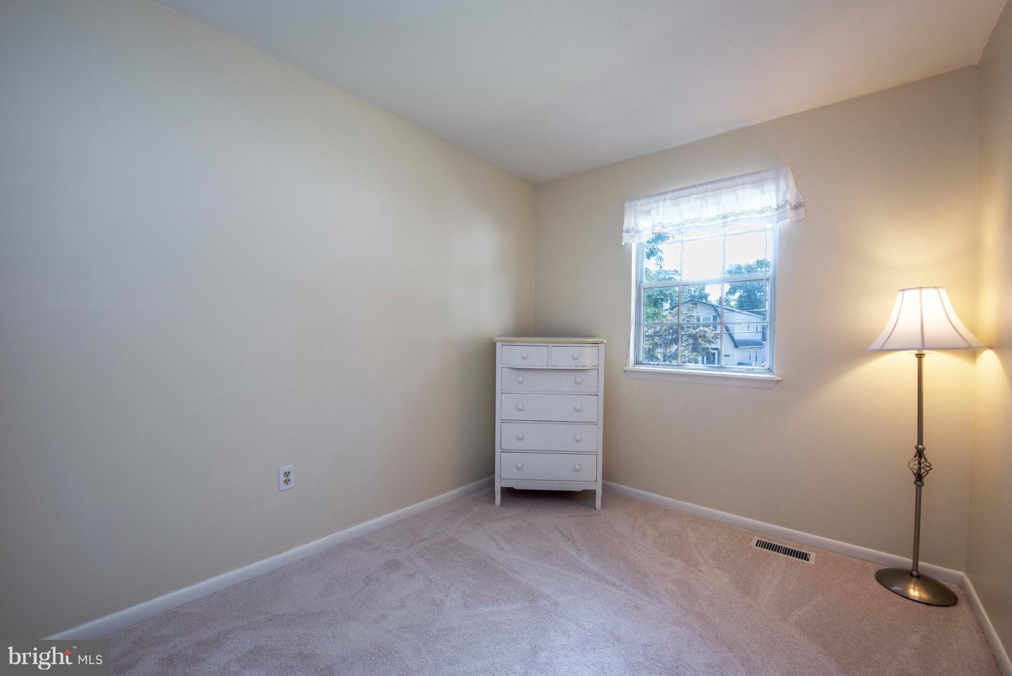 WOODLAND BEACH - Residential