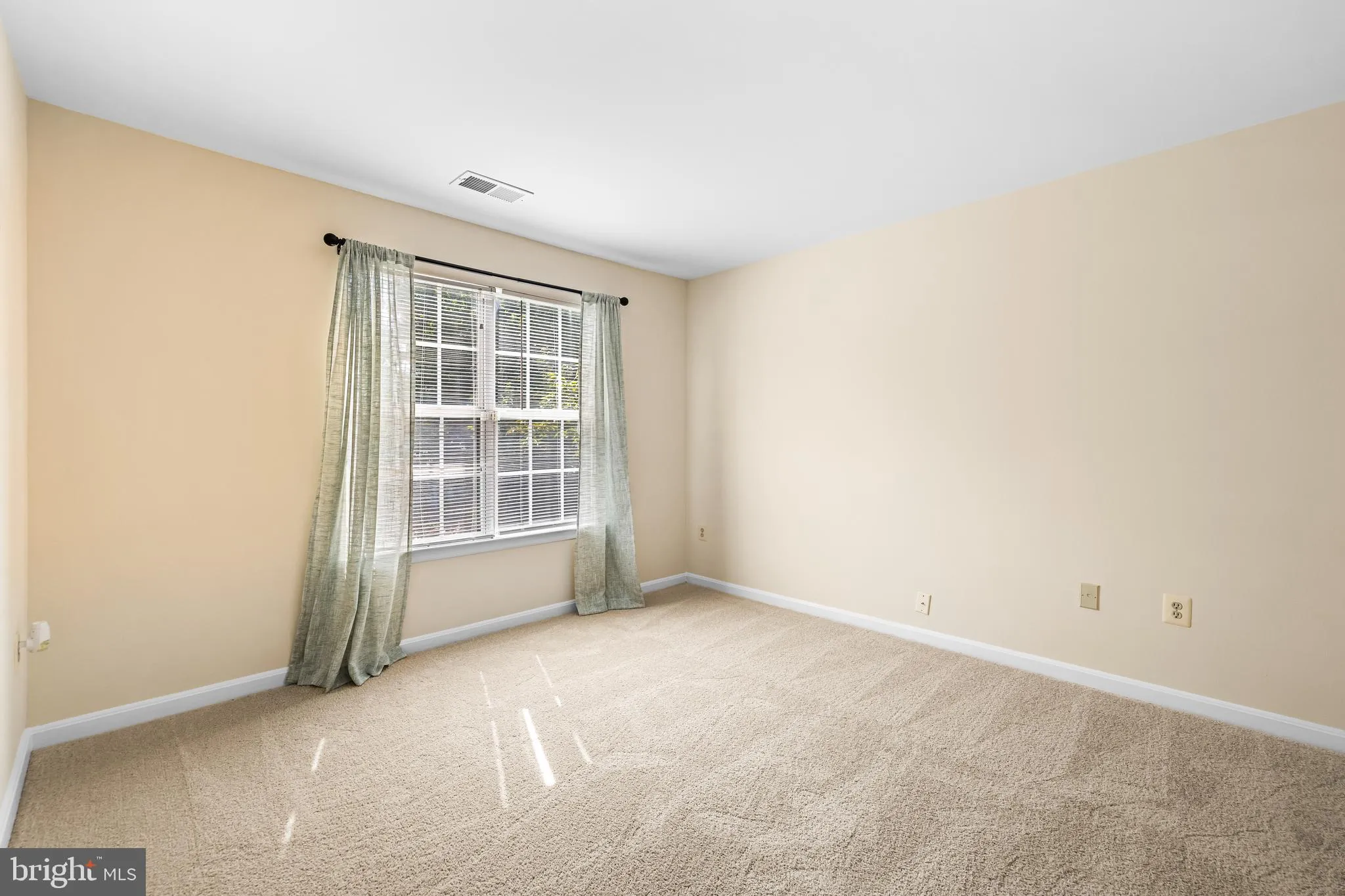 Pikesville, Maryland 21208, United States, 3 Bedrooms Bedrooms, ,2 BathroomsBathrooms,Residential,Pending,21786