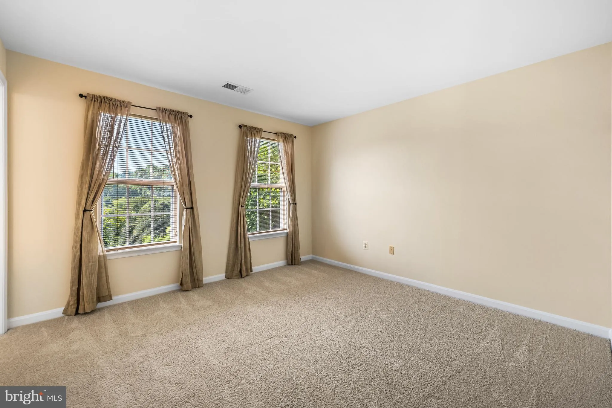 Pikesville, Maryland 21208, United States, 3 Bedrooms Bedrooms, ,2 BathroomsBathrooms,Residential,Pending,21786