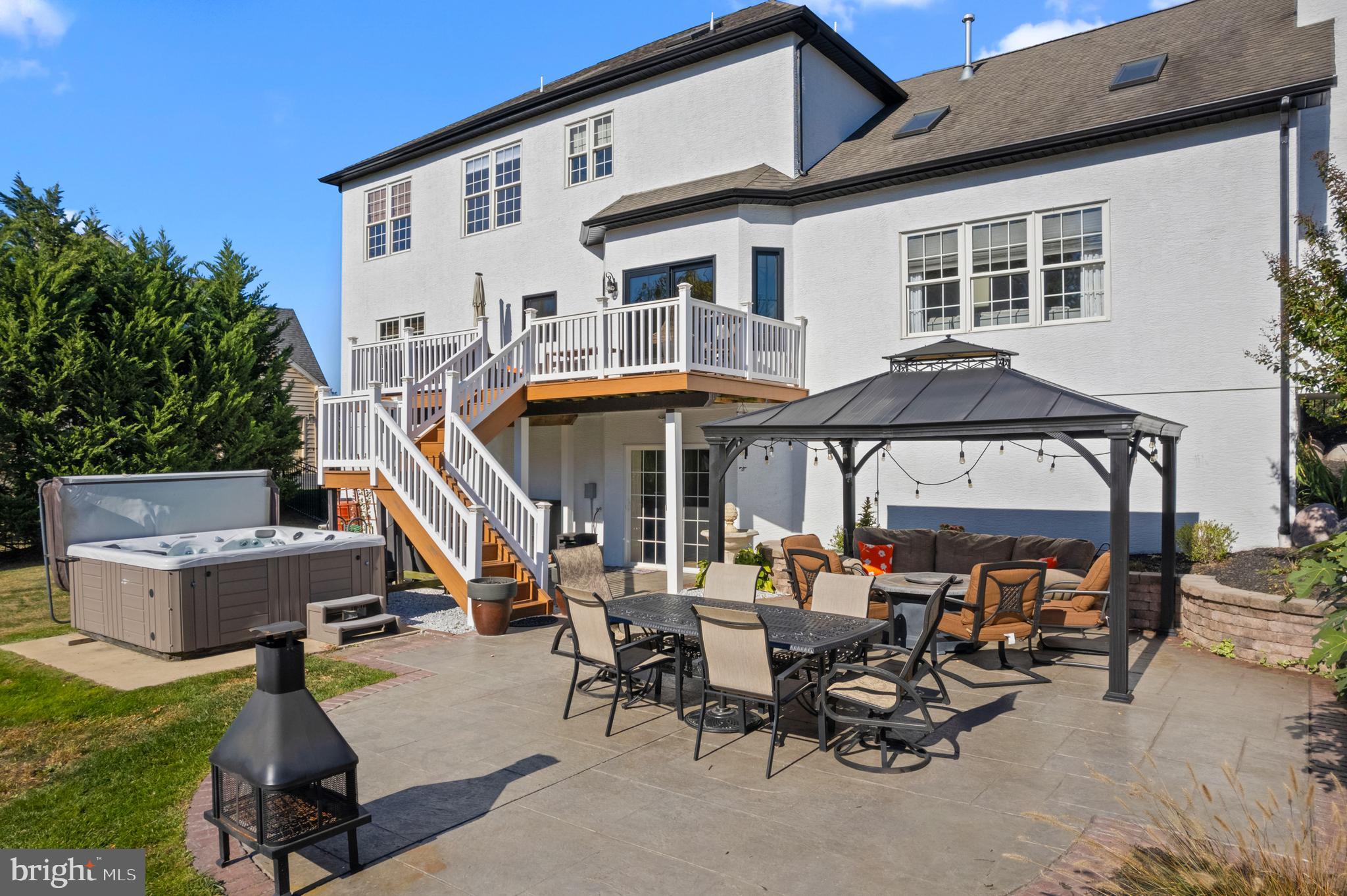 ESTATES AT WARRINGTON RIDGE - Residential