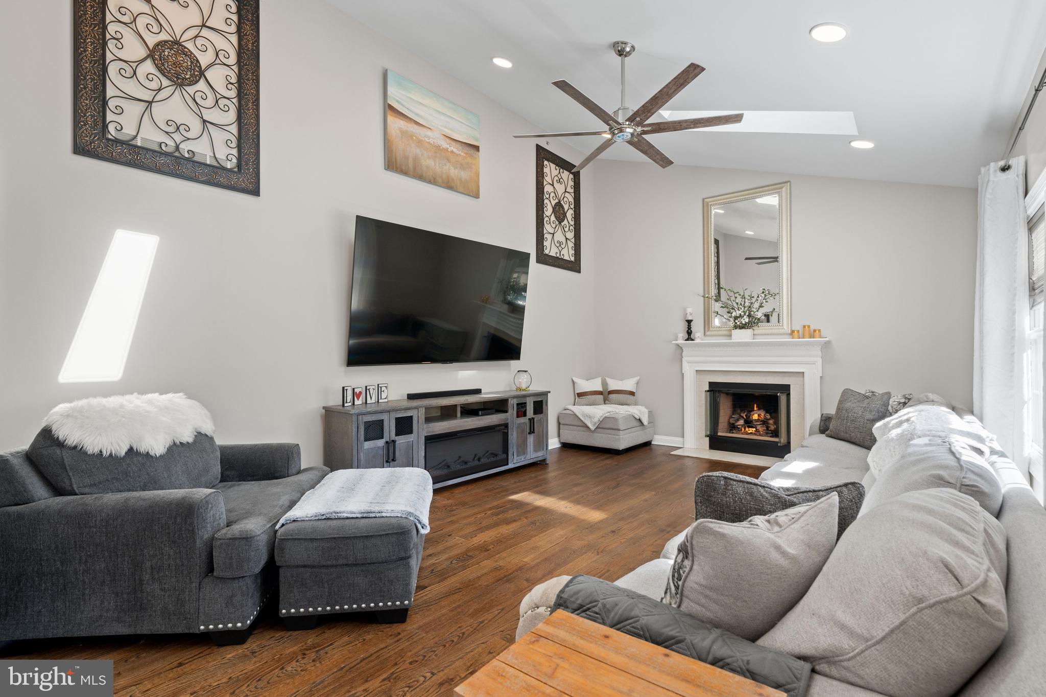 ESTATES AT WARRINGTON RIDGE - Residential