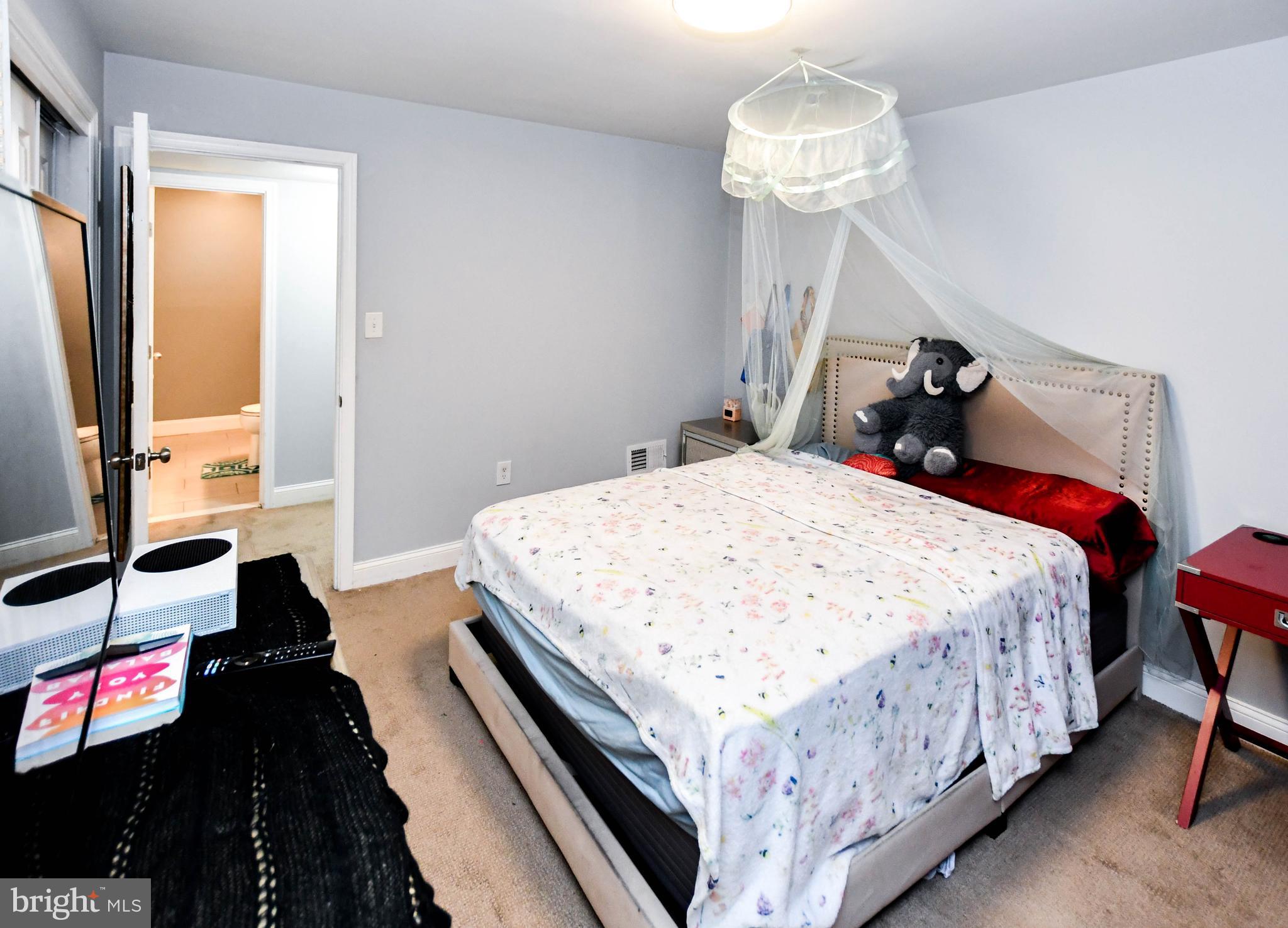 WOODBERRY FOREST - Residential