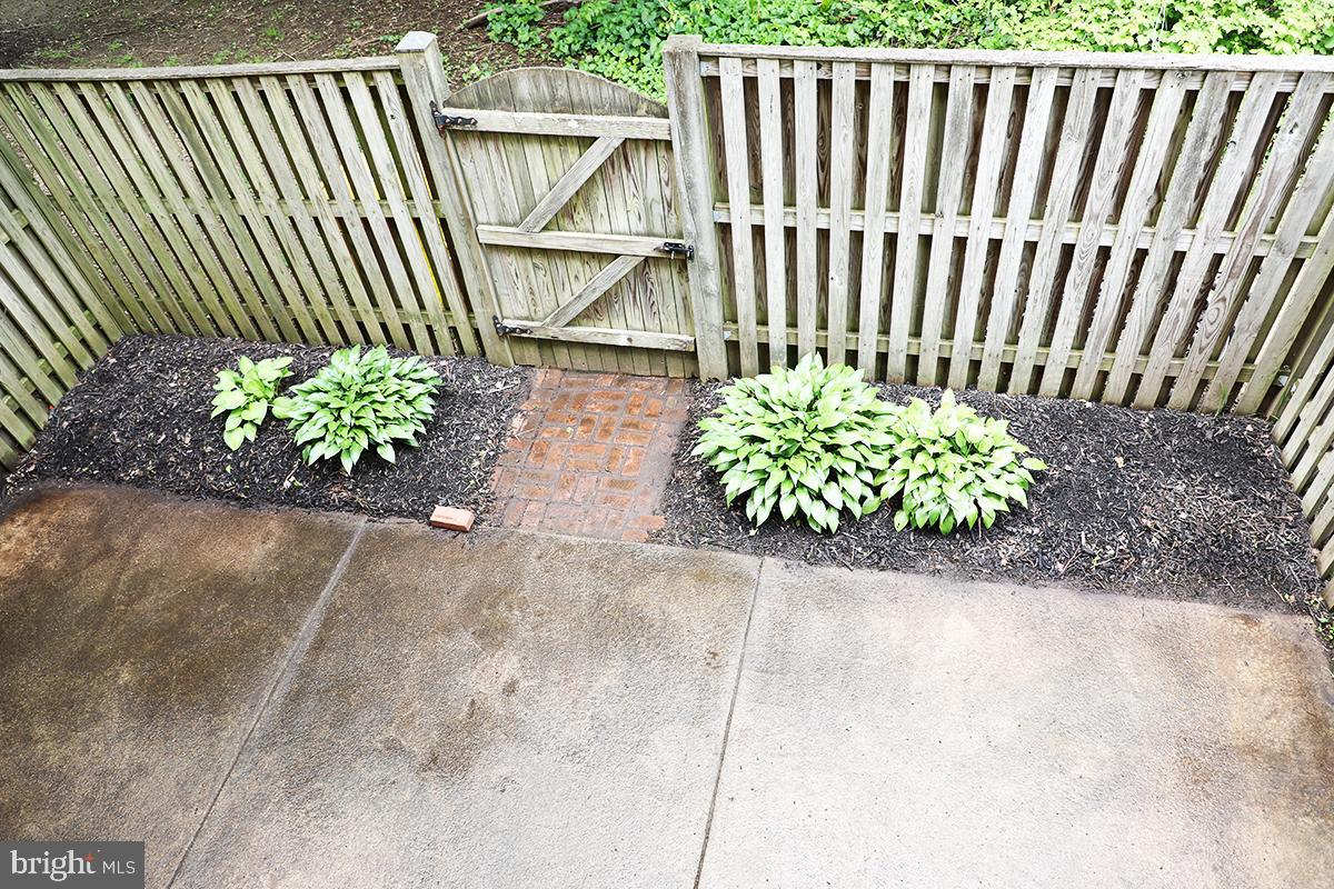 CROFTON VILLAGE - Residential