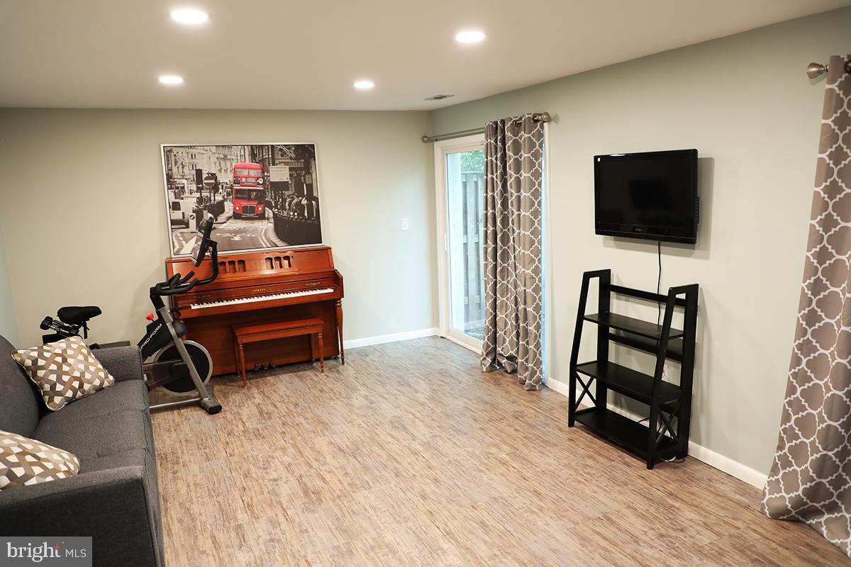 CROFTON VILLAGE - Residential