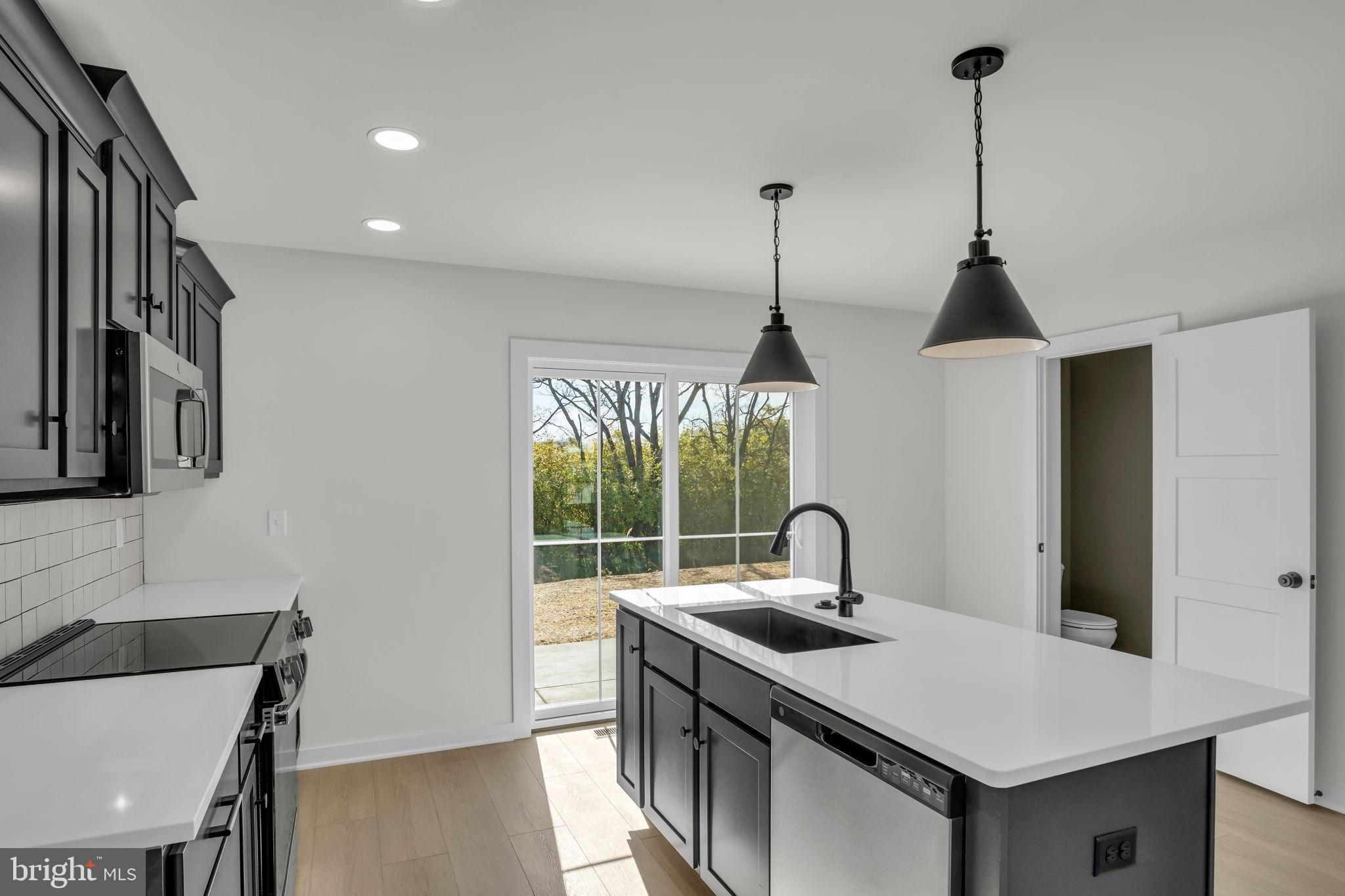 HAYS LANDING - Residential