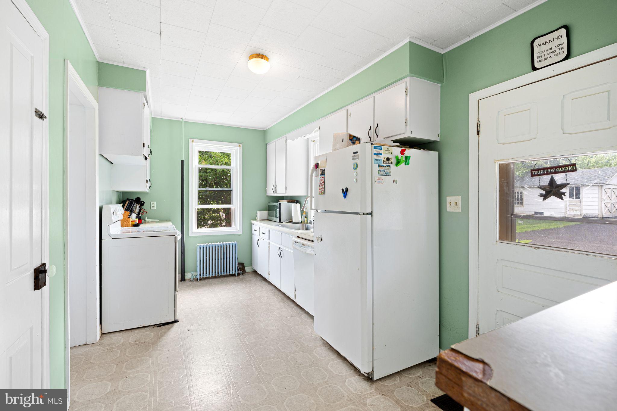 525 FORTY FOOT ROAD