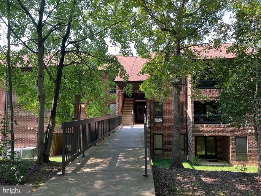 This charming condo is freshly painted and features brand new carpeting, making it move-in ready. The heat pump was replaced in 2018, ensuring efficient heating and cooling for years to come. Upper level unit and has the open kitchen.  Located in close proximity to shops and restaurants, you'll enjoy convenient access to all the amenities you need.   Owners have access to The Apartments of Wildewood pool and exercise room.