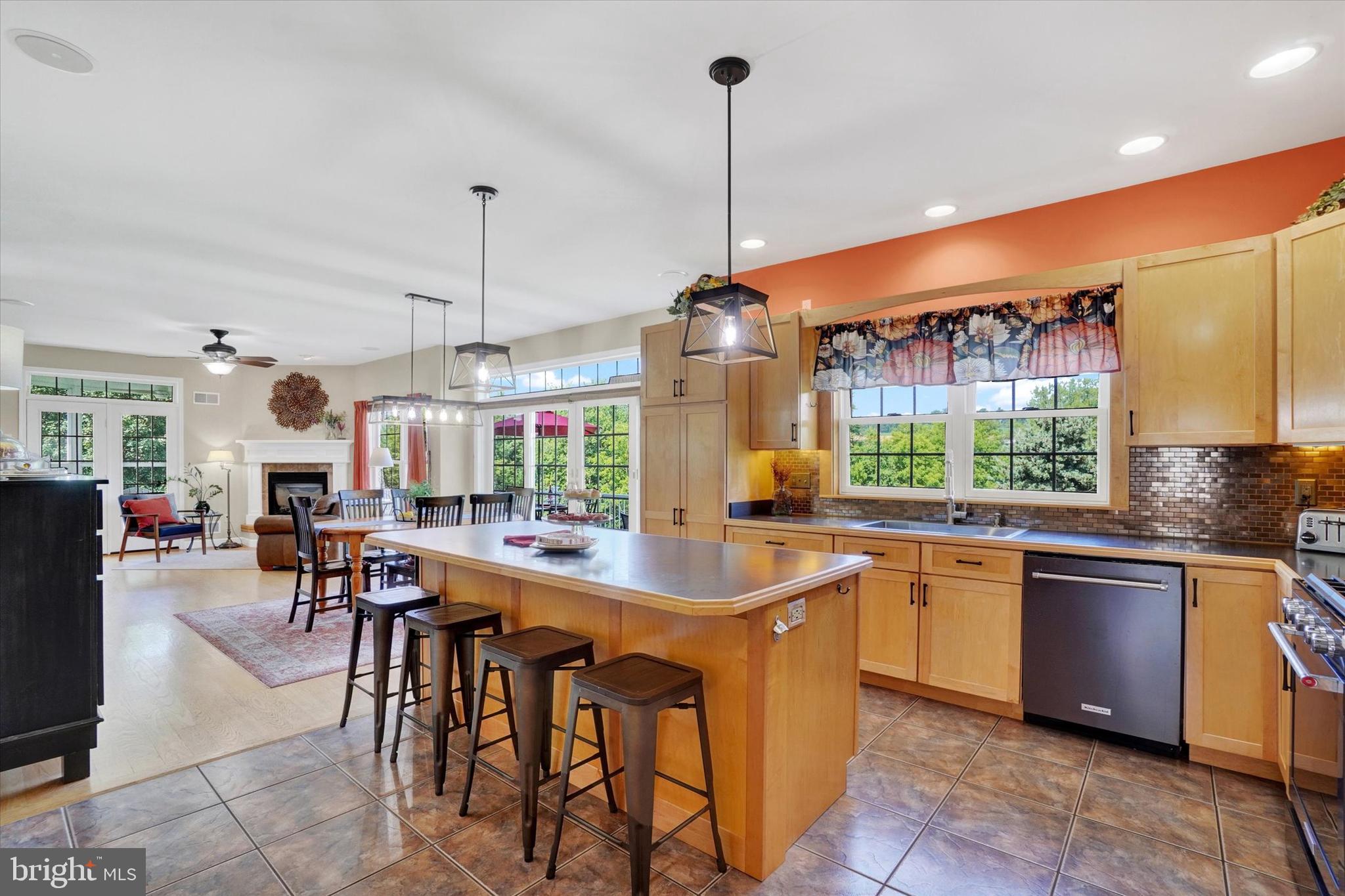 PLEASANT VALLEY GOLF COURSE - Residential