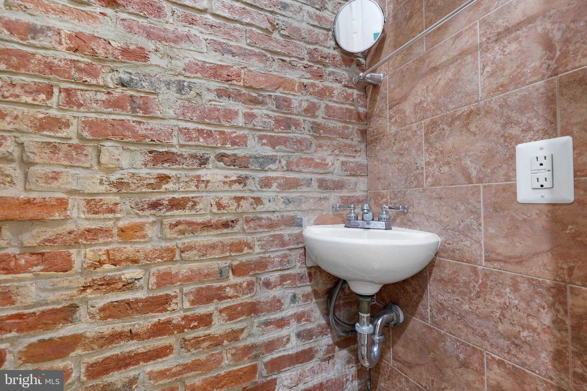 FELLS POINT HISTORIC DISTRICT - Residential Lease