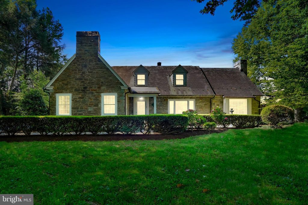 Photo of 1652 RIDGEVIEW AVE, LANCASTER, PA 17603 (MLS # PALA2034872)