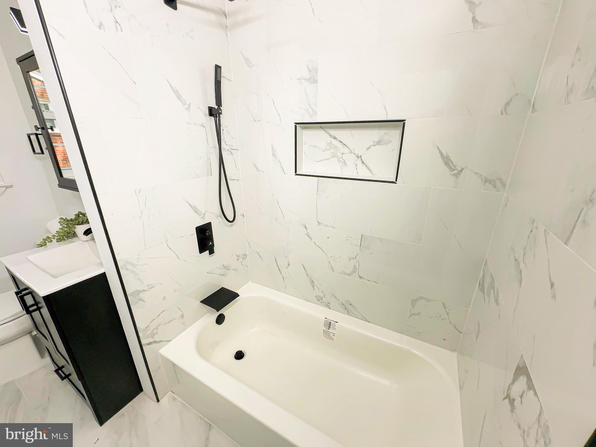 WAGGAMAN HEIGHTS - Residential