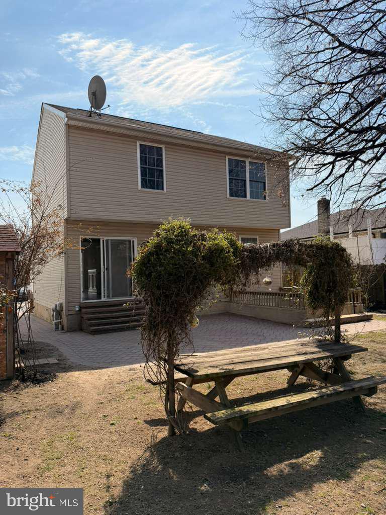 FAIRLAWN - Residential