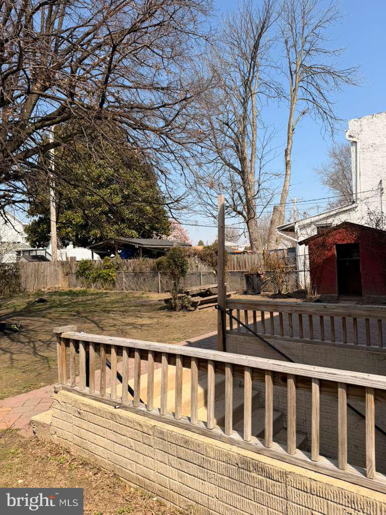 FAIRLAWN - Residential