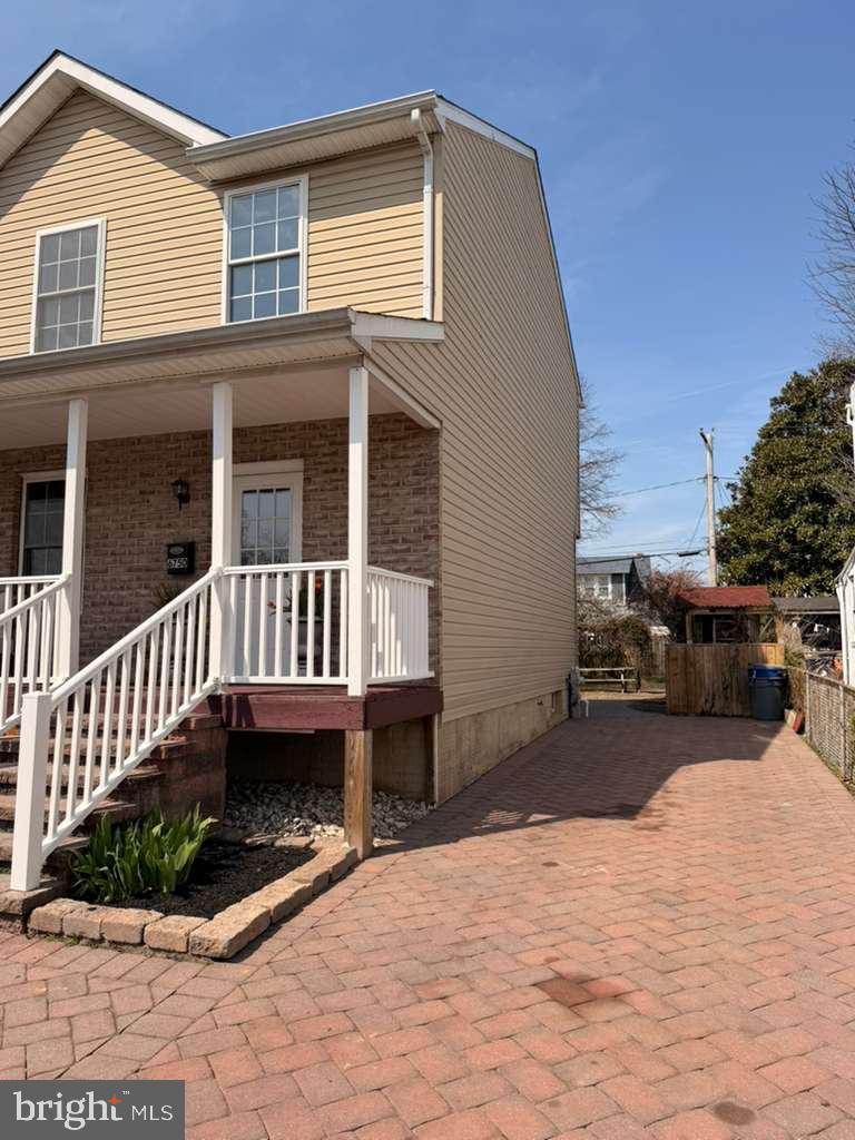 FAIRLAWN - Residential