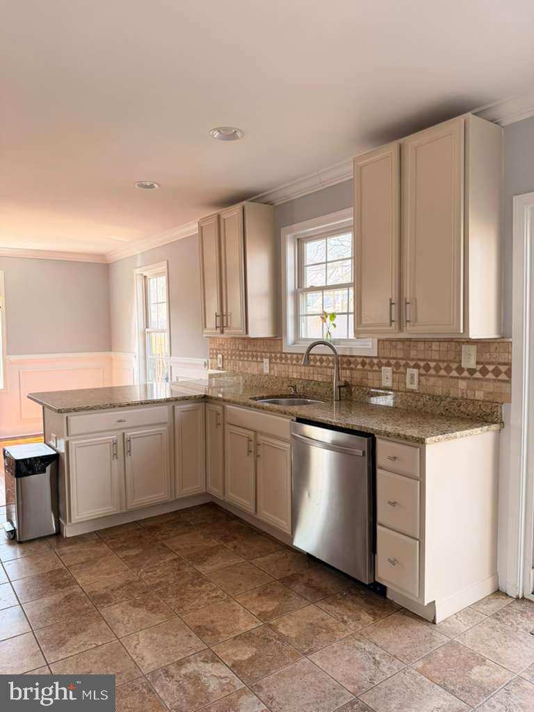 FAIRLAWN - Residential