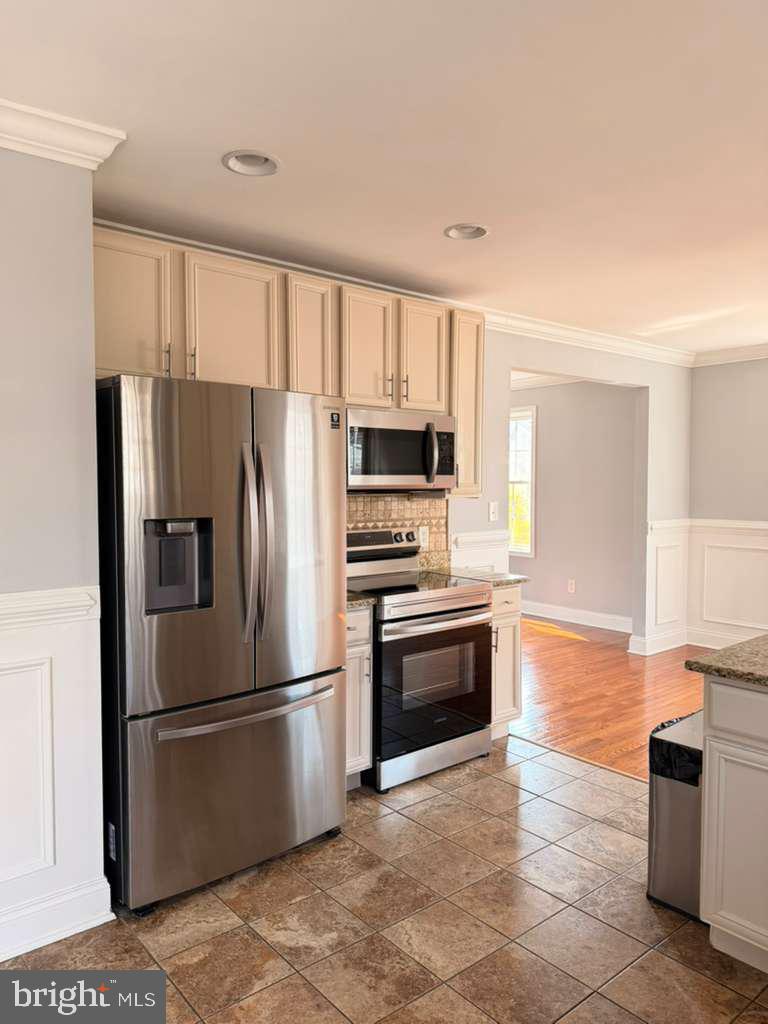 FAIRLAWN - Residential