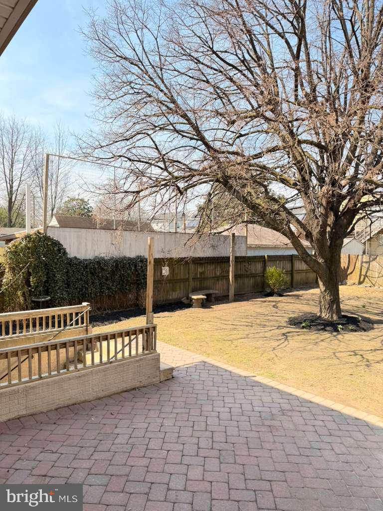 FAIRLAWN - Residential