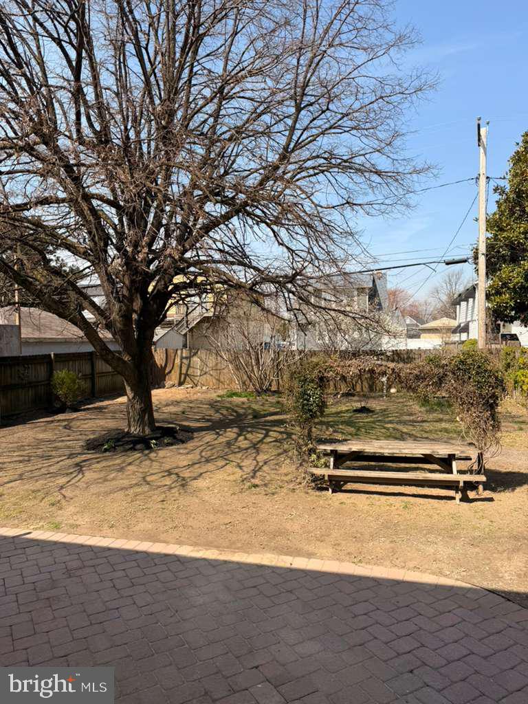 FAIRLAWN - Residential