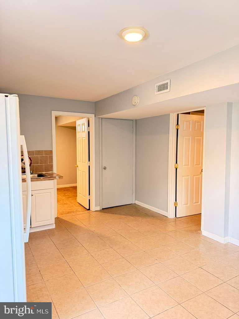 FAIRLAWN - Residential