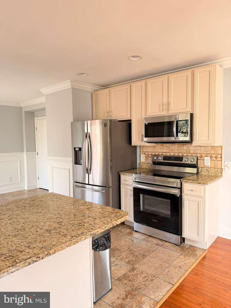 FAIRLAWN - Residential