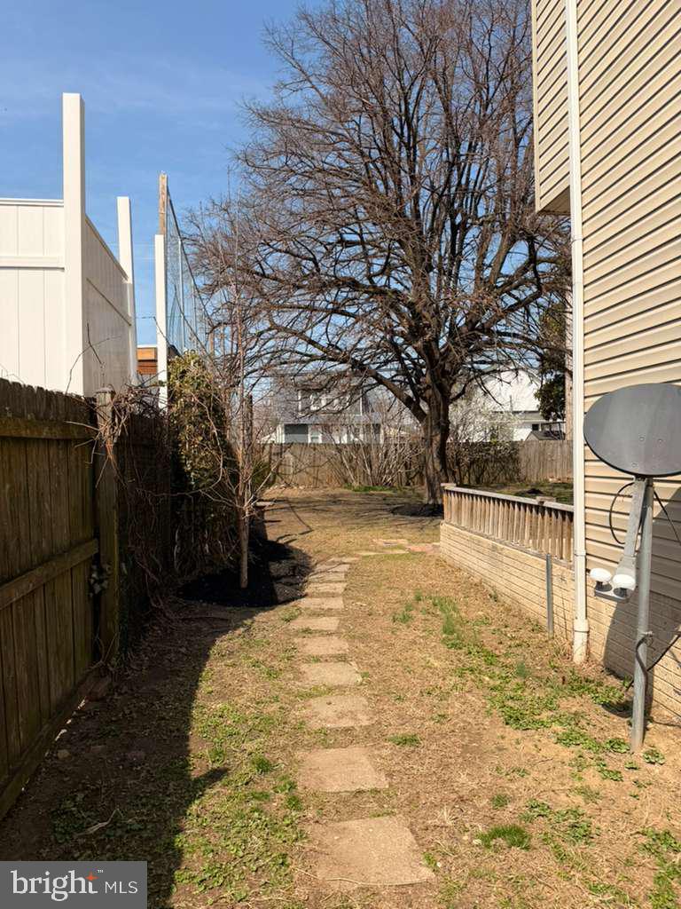 FAIRLAWN - Residential