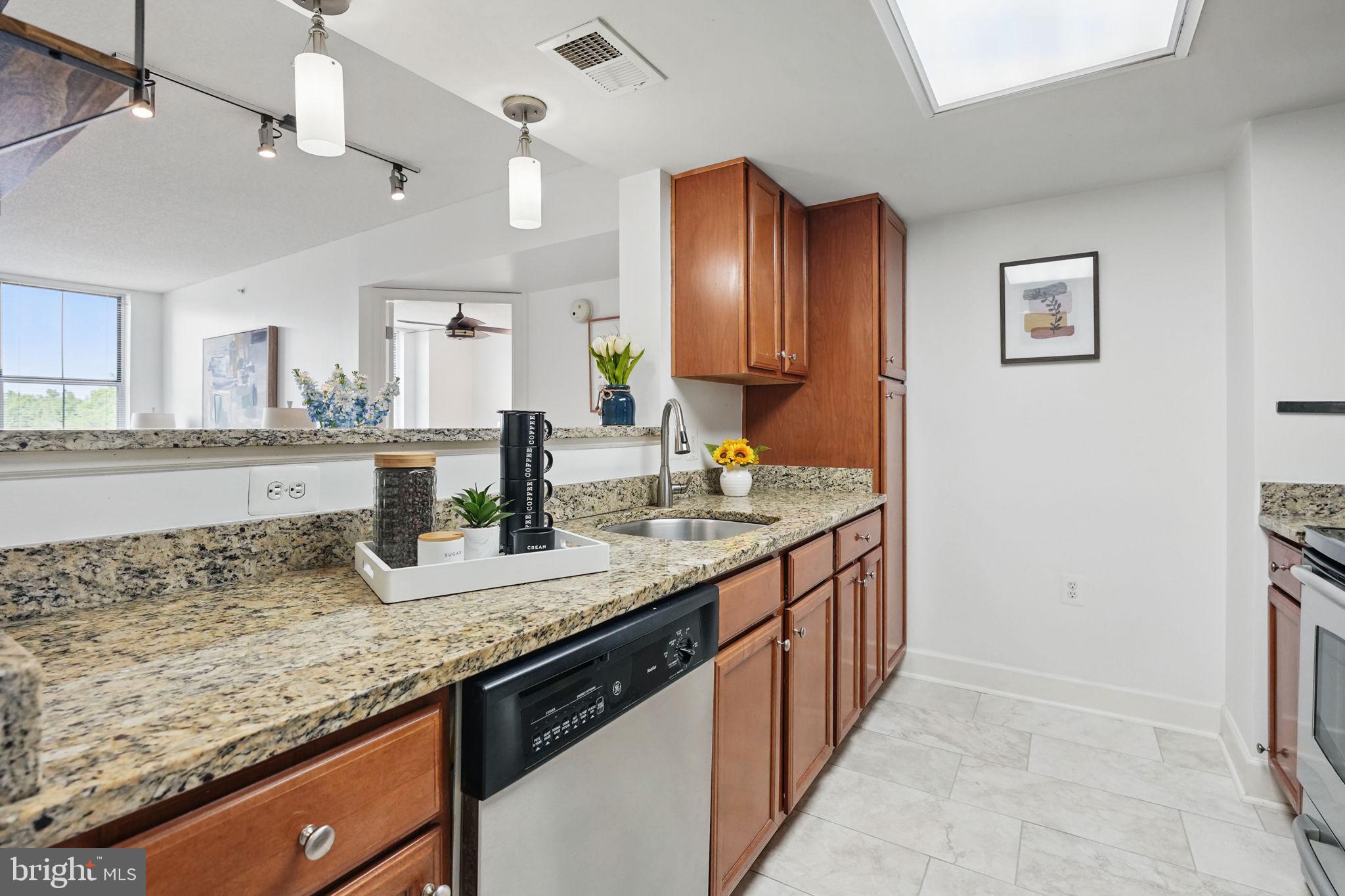 11800 SUNSET HILLS ROAD 717