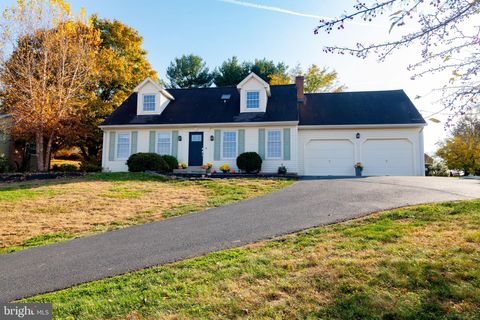 Photo of 670 W Church Road, Ephrata, PA 17522 (MLS # PALA2059606)