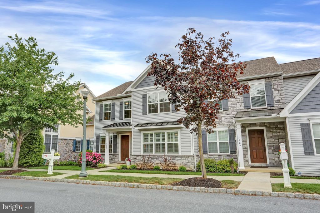 Photo of 209 WEATHERFIELD PL, LANCASTER, PA 17603 (MLS # PALA2035760)