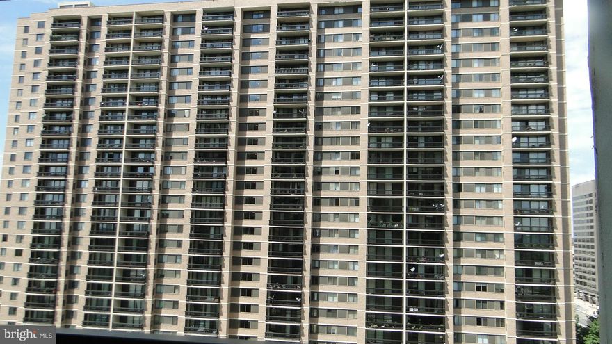 Conveniently located, 2BR, 1.5BA condo with great view and ample storage.  Bright and sunny, ready for move-in vacant condo.  One car garage parking  comes with the condo rental. Skyline Square offers great amenities including steam bath, come and enjoy this great community. Ample seating area in the lobby with 24 hour desk security. Additional storage basement level.