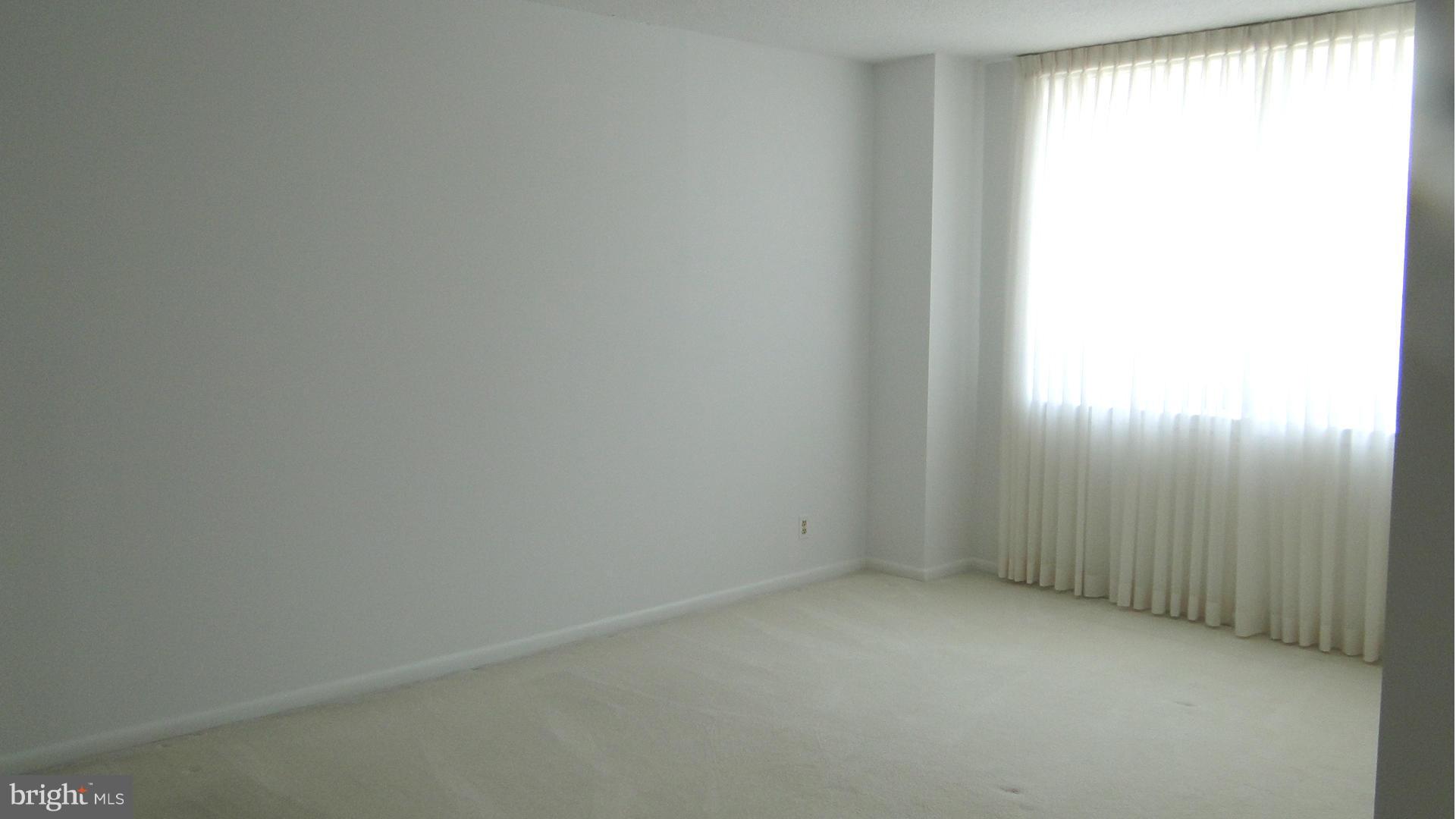 SKYLINE SQUARE CONDO - Residential Lease