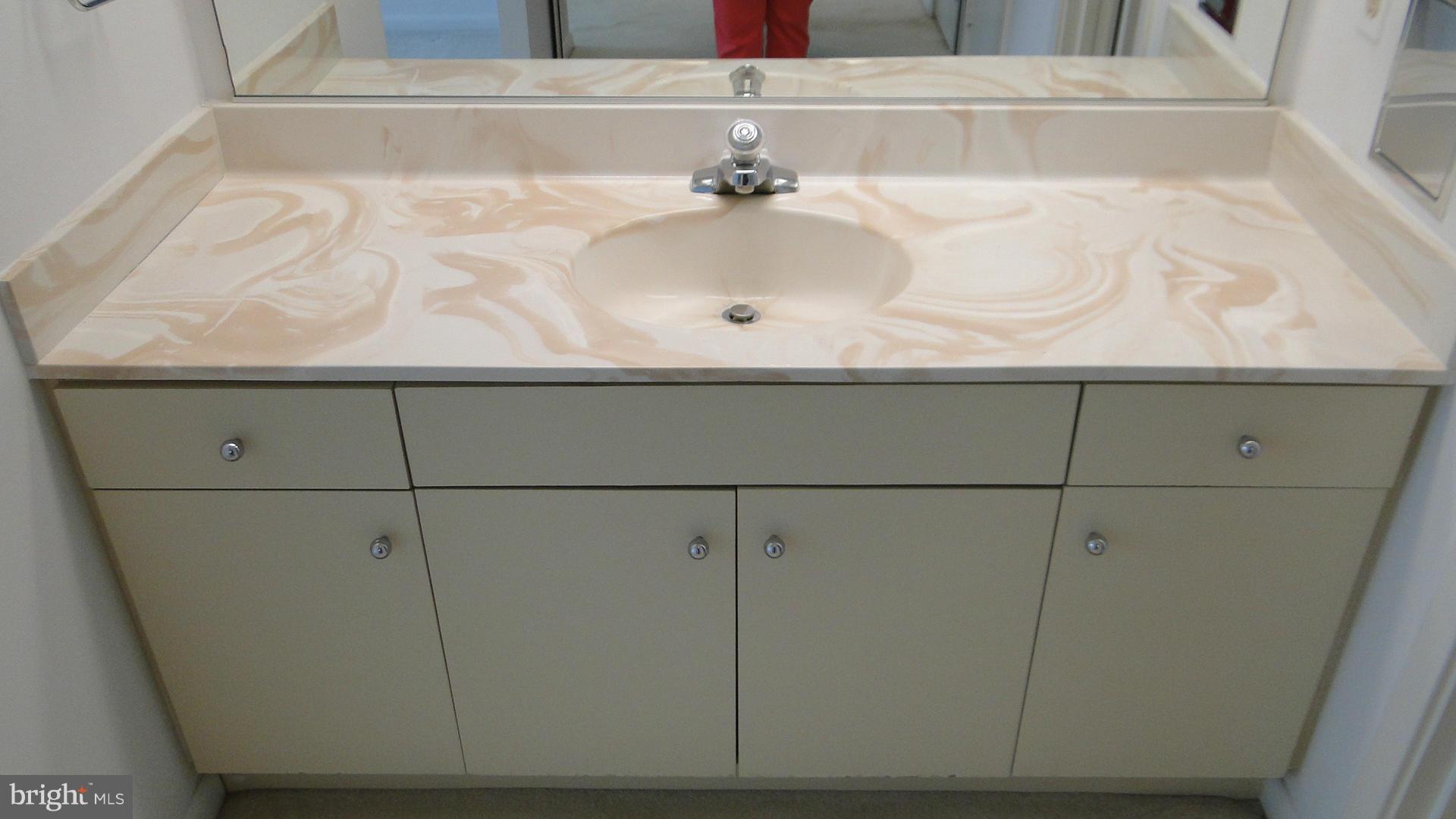 SKYLINE SQUARE CONDO - Residential Lease