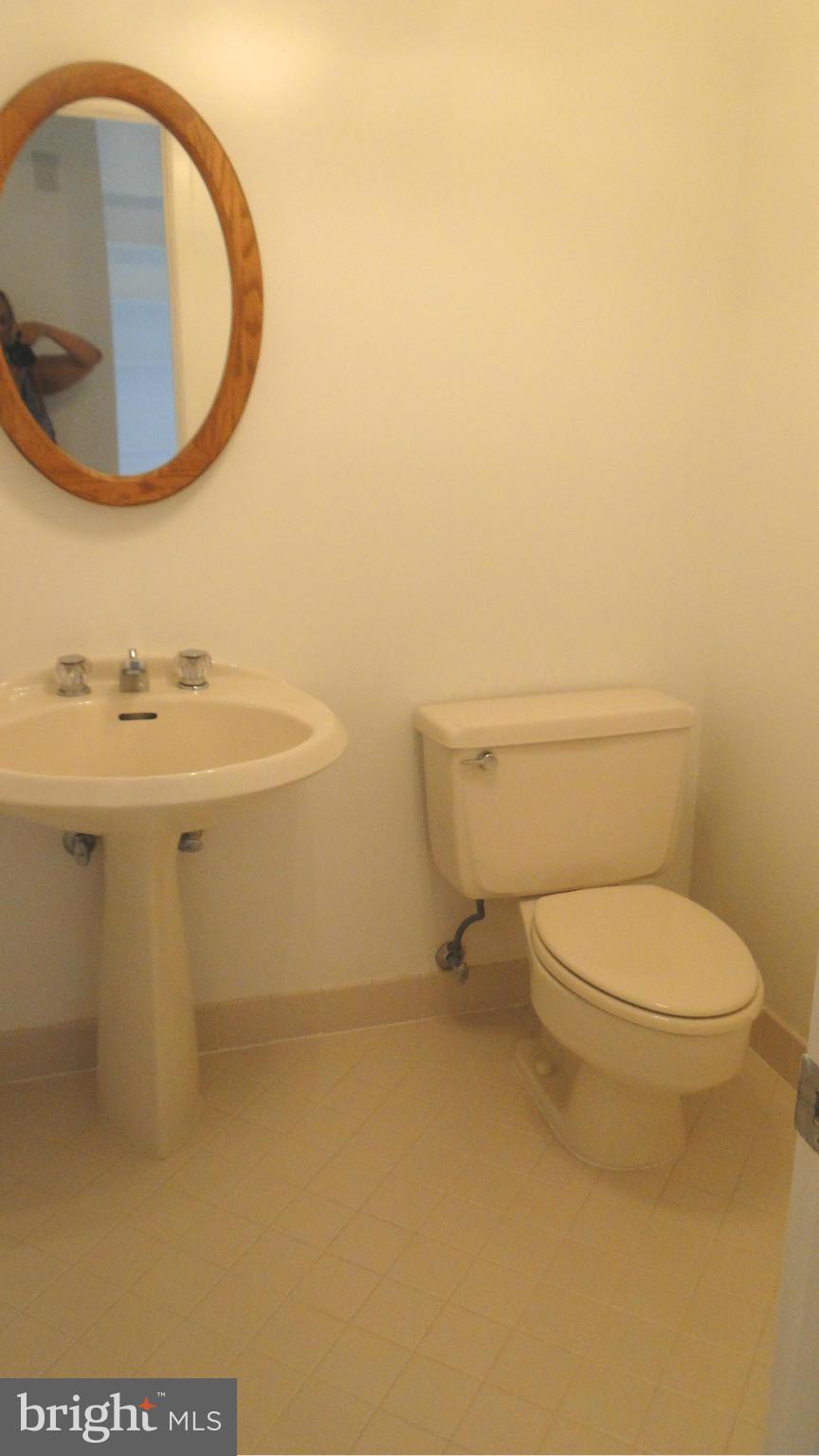 SKYLINE SQUARE CONDO - Residential Lease