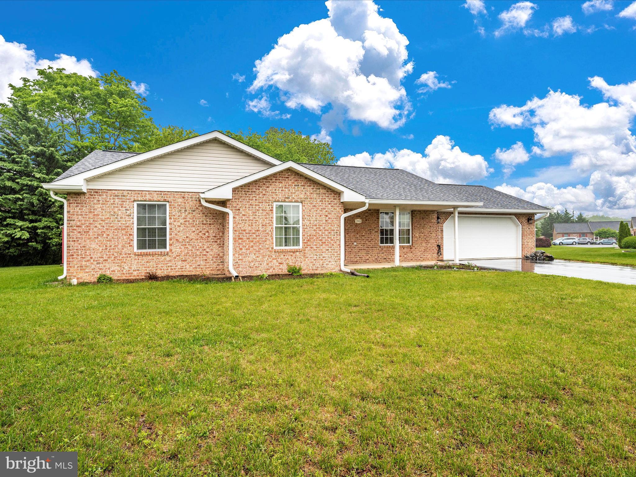 SOUTH POINTE - Residential