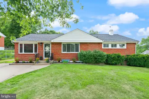 6206 Hillview Avenue, Alexandria, VA MLS: VAFX2333410