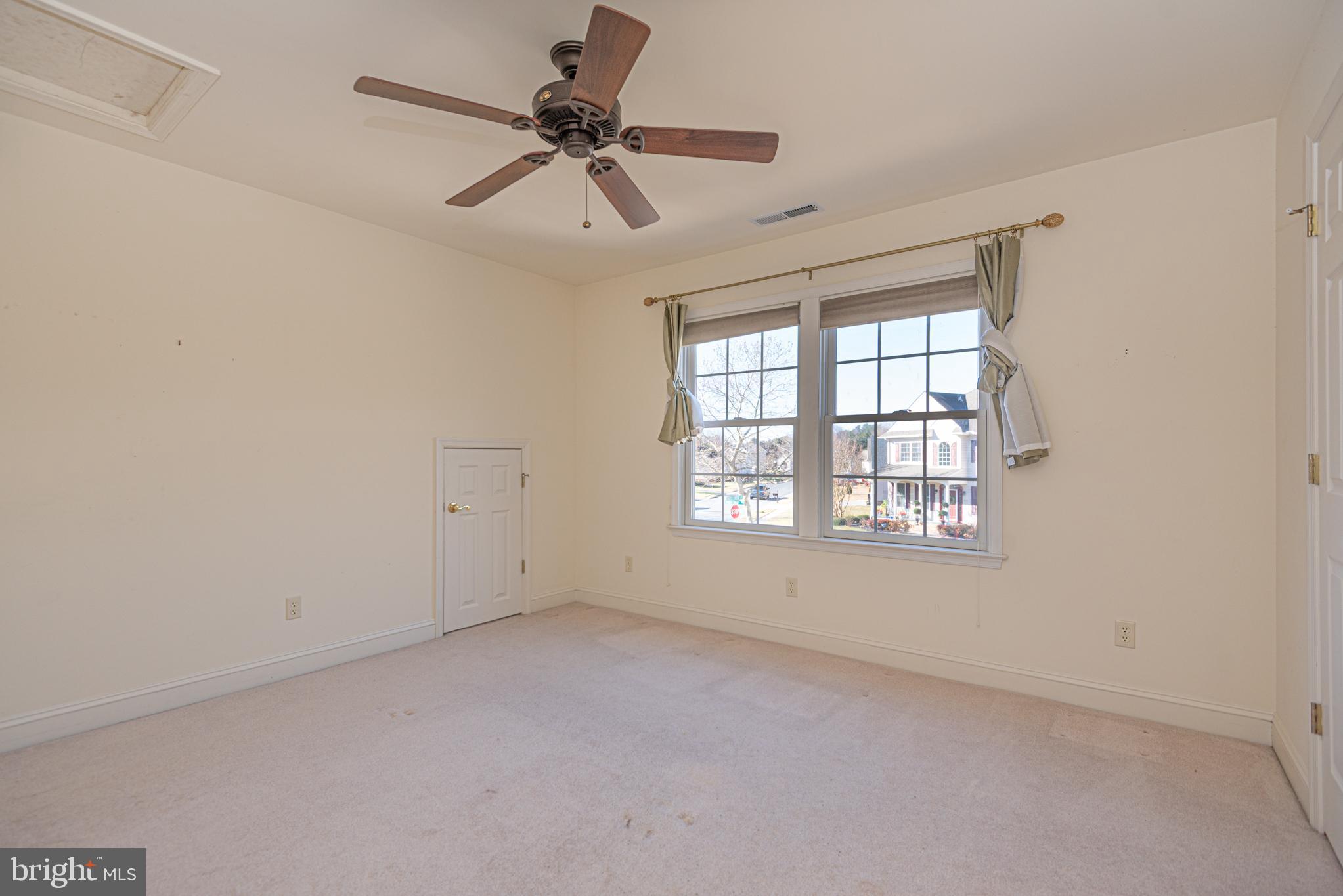 SLEEPY HOLLOW - Residential