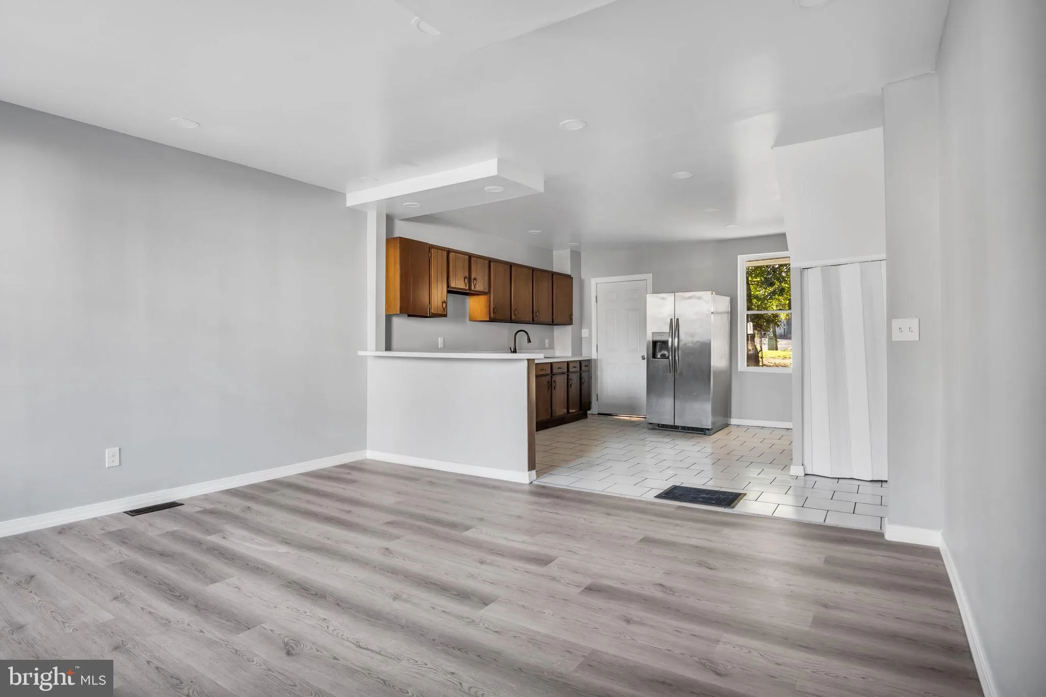 York, Pennsylvania 17401, United States, 3 Bedrooms Bedrooms, ,1 BathroomBathrooms,Residential,Pending,38343