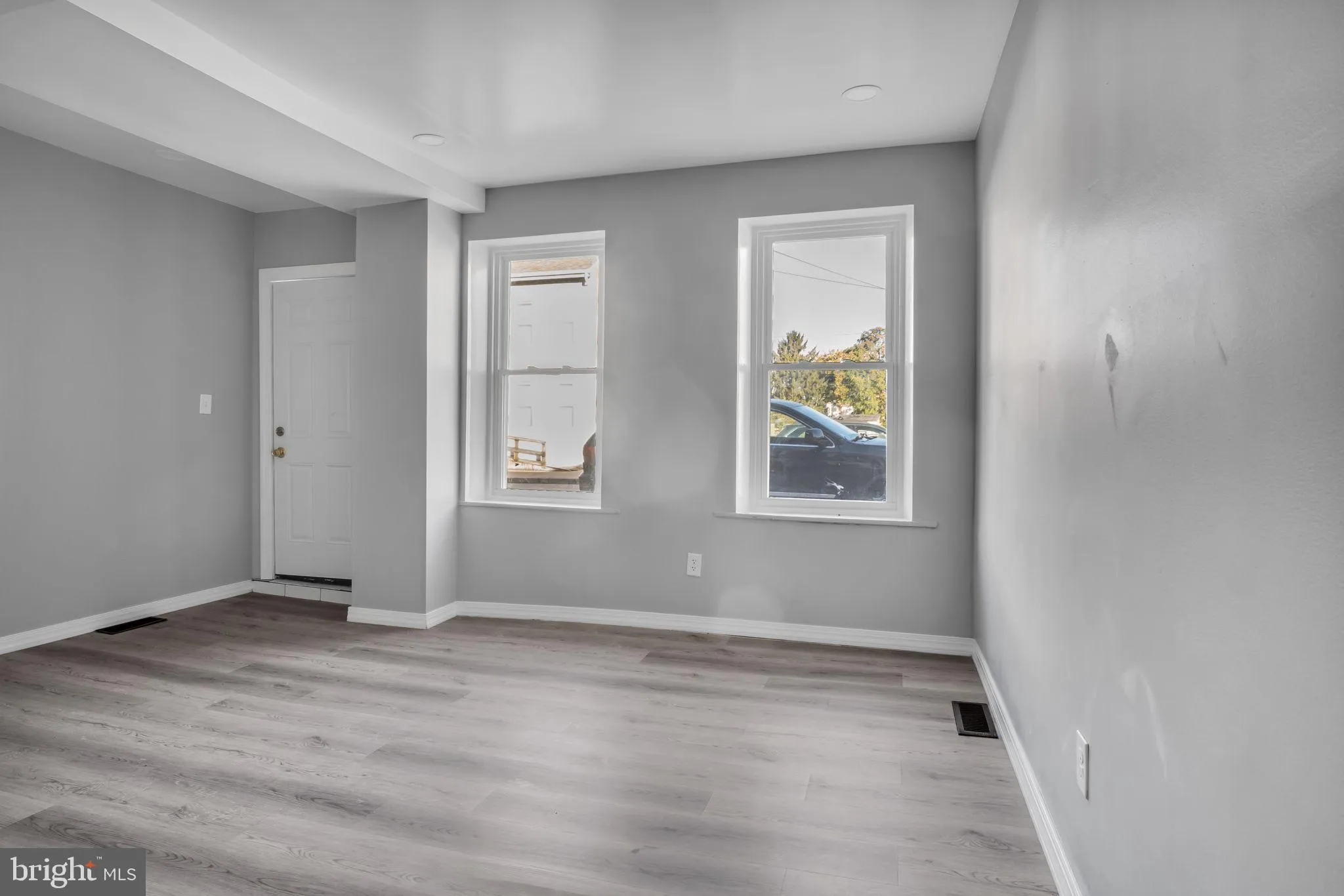 York, Pennsylvania 17401, United States, 3 Bedrooms Bedrooms, ,1 BathroomBathrooms,Residential,Pending,38343