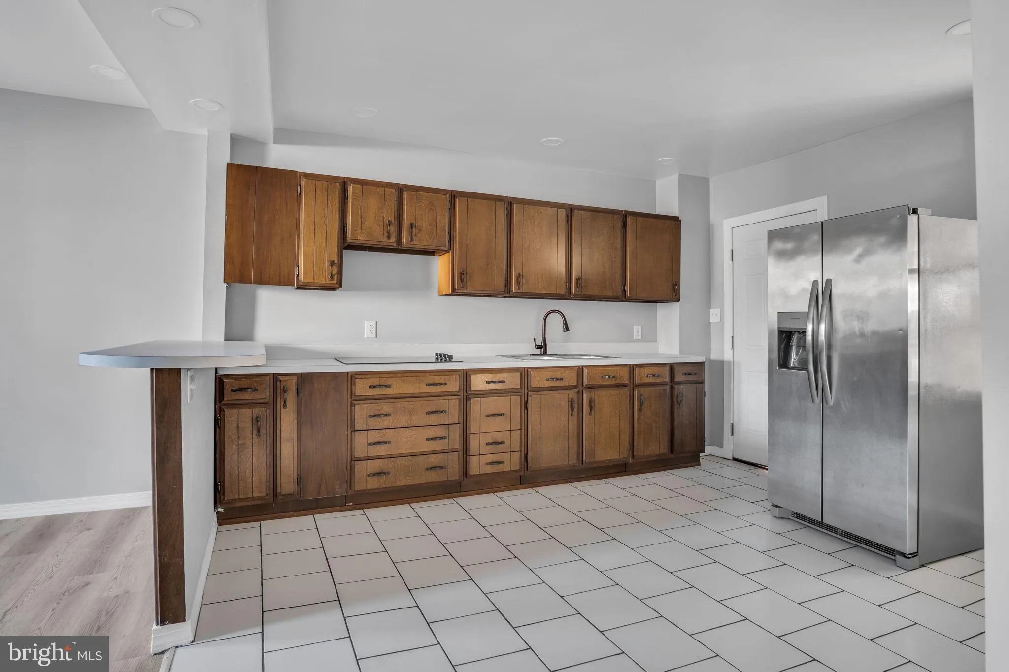 York, Pennsylvania 17401, United States, 3 Bedrooms Bedrooms, ,1 BathroomBathrooms,Residential,Pending,38343