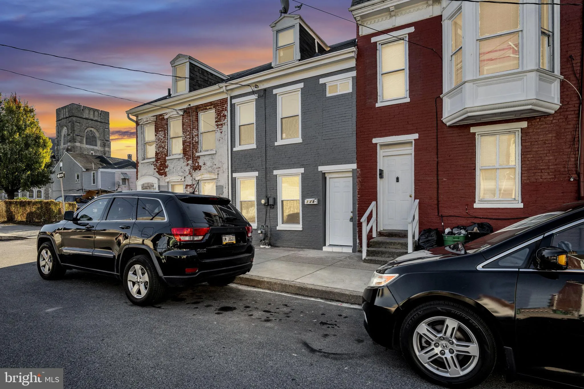 York, Pennsylvania 17401, United States, 3 Bedrooms Bedrooms, ,1 BathroomBathrooms,Residential,Pending,38343