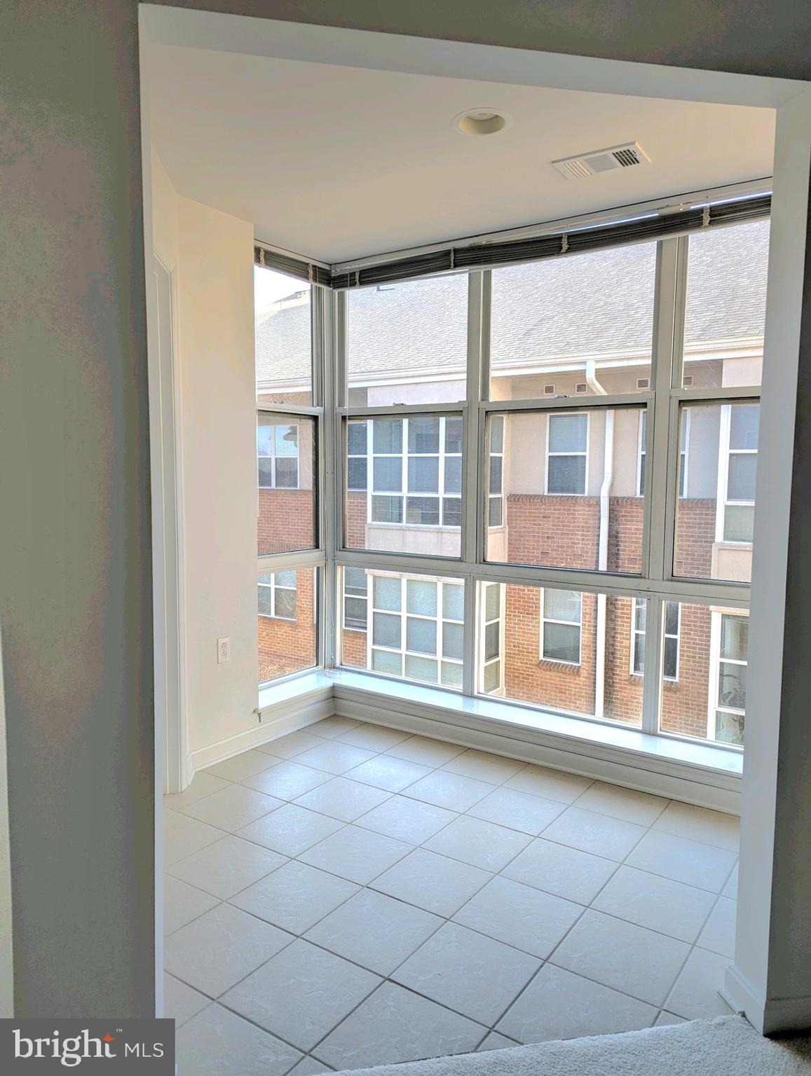 HARBORVIEW CONDOMINIUMS - Residential Lease