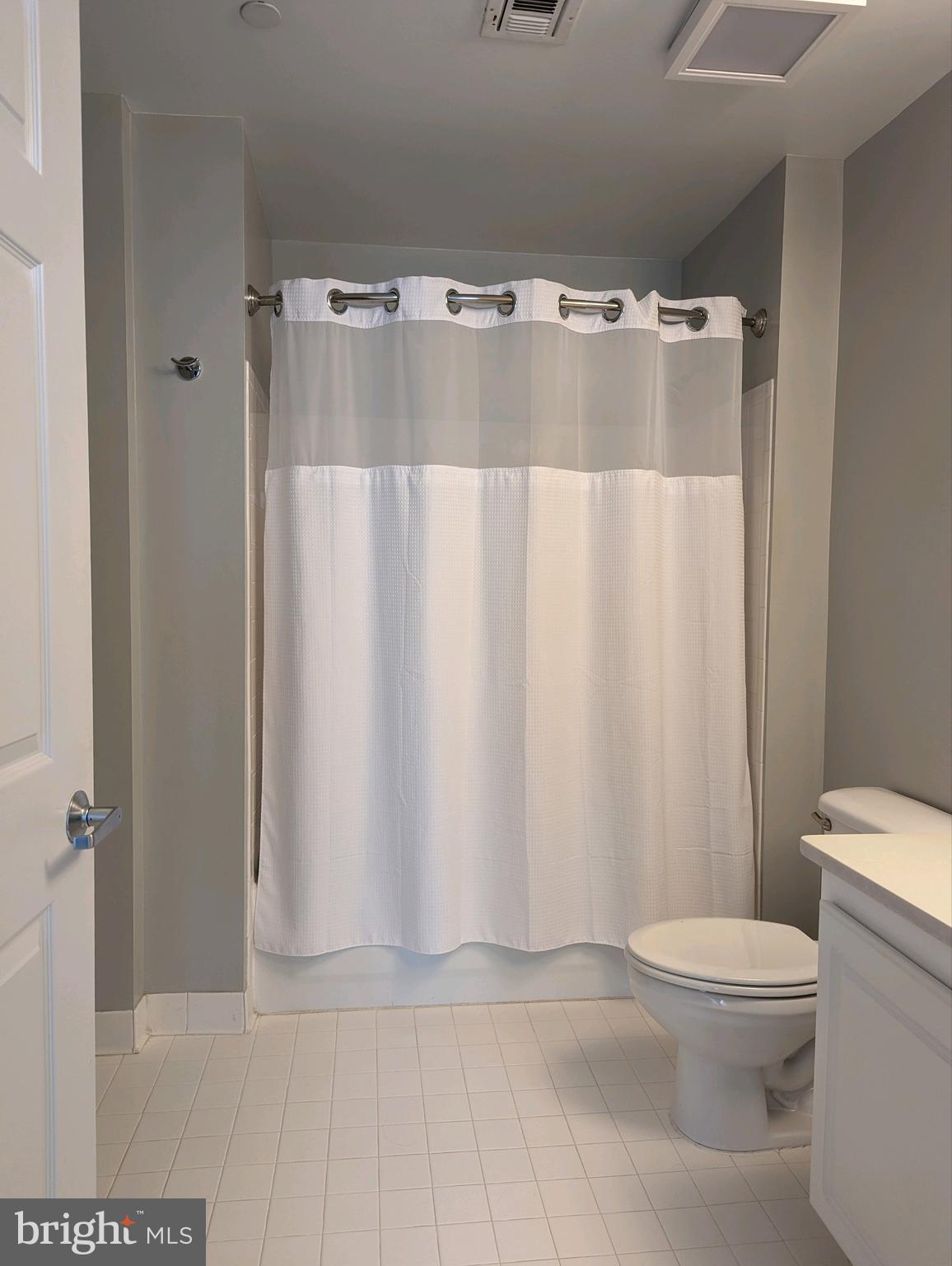 HARBORVIEW CONDOMINIUMS - Residential Lease