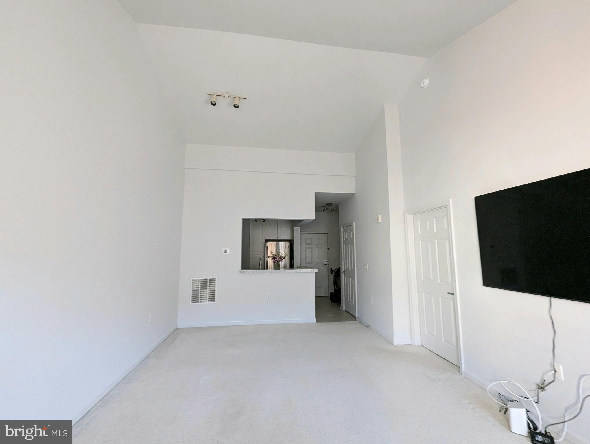 HARBORVIEW CONDOMINIUMS - Residential Lease