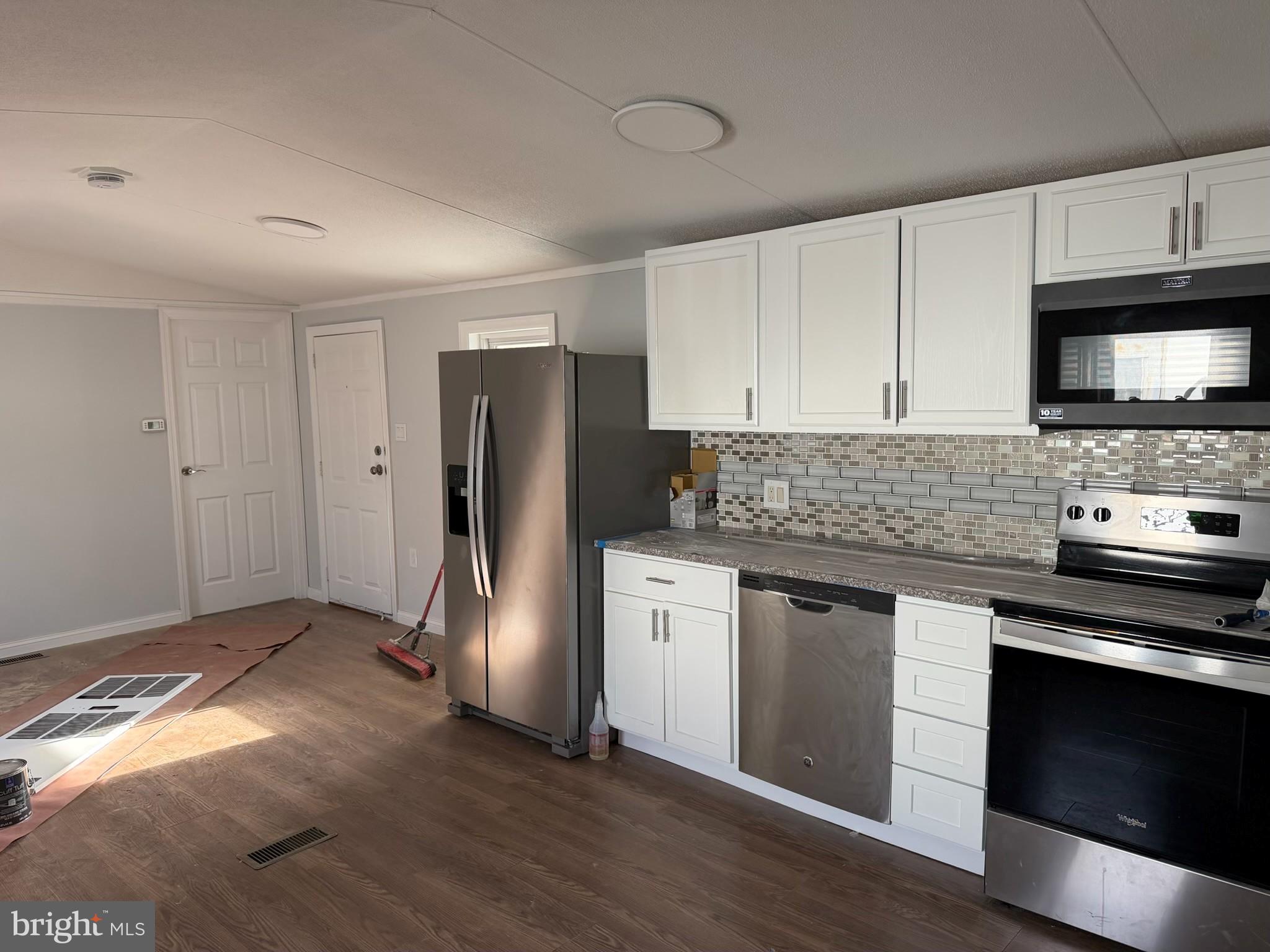 LISA LAKE MBH PARK - Residential