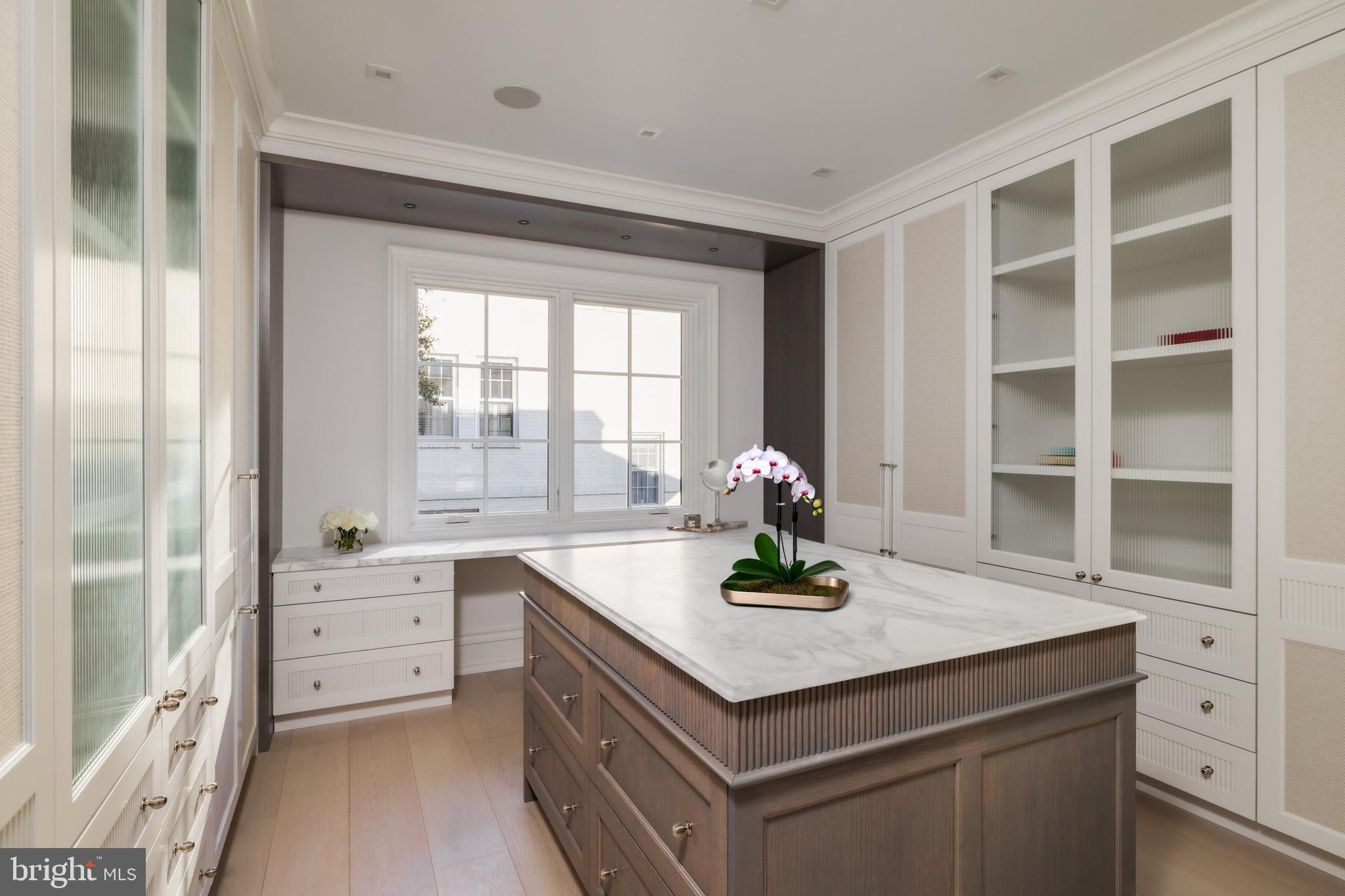 SPRING VALLEY - Residential
