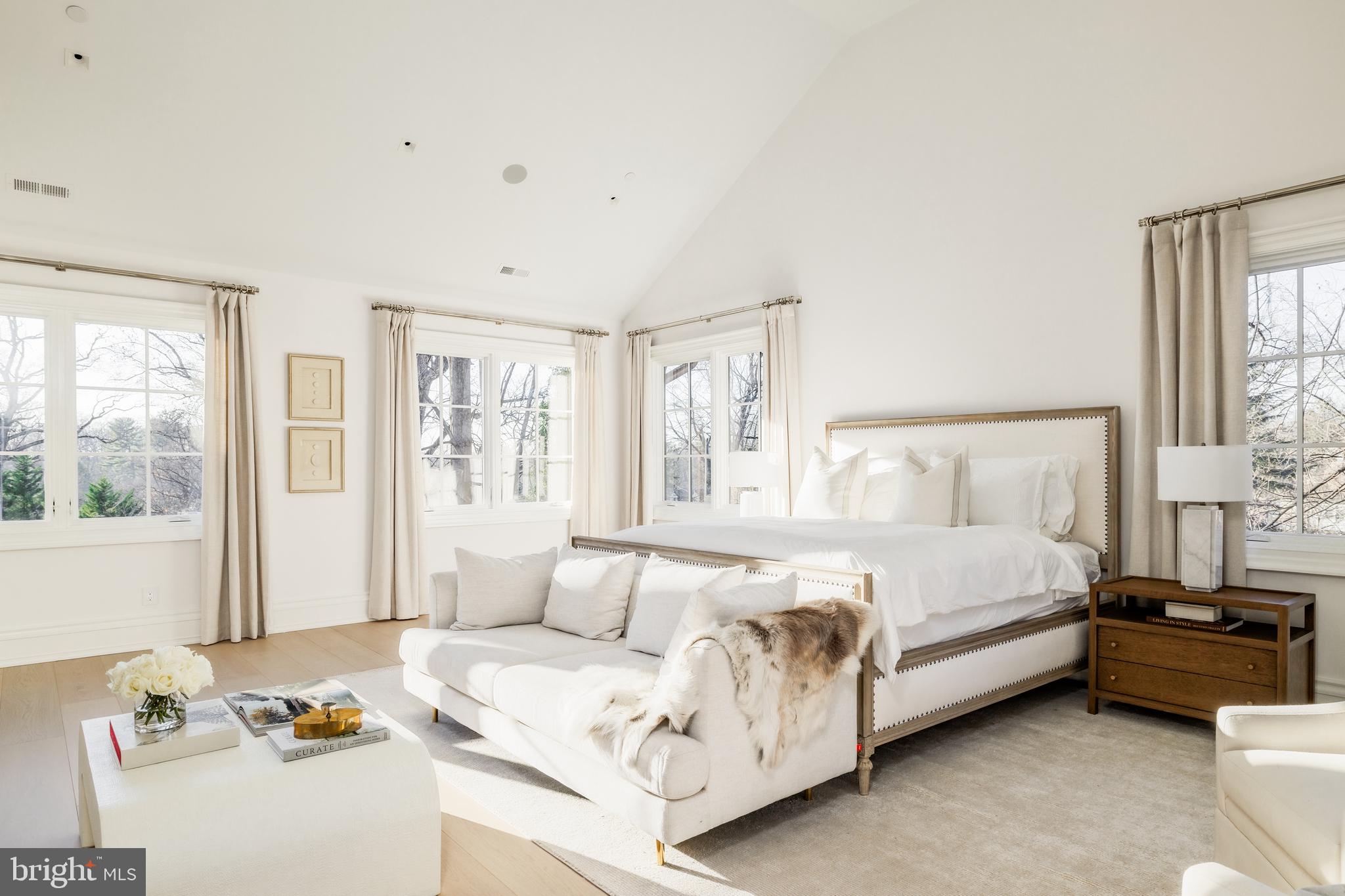SPRING VALLEY - Residential