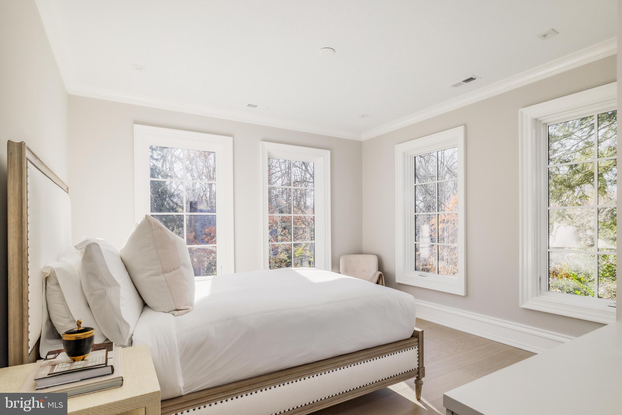 SPRING VALLEY - Residential