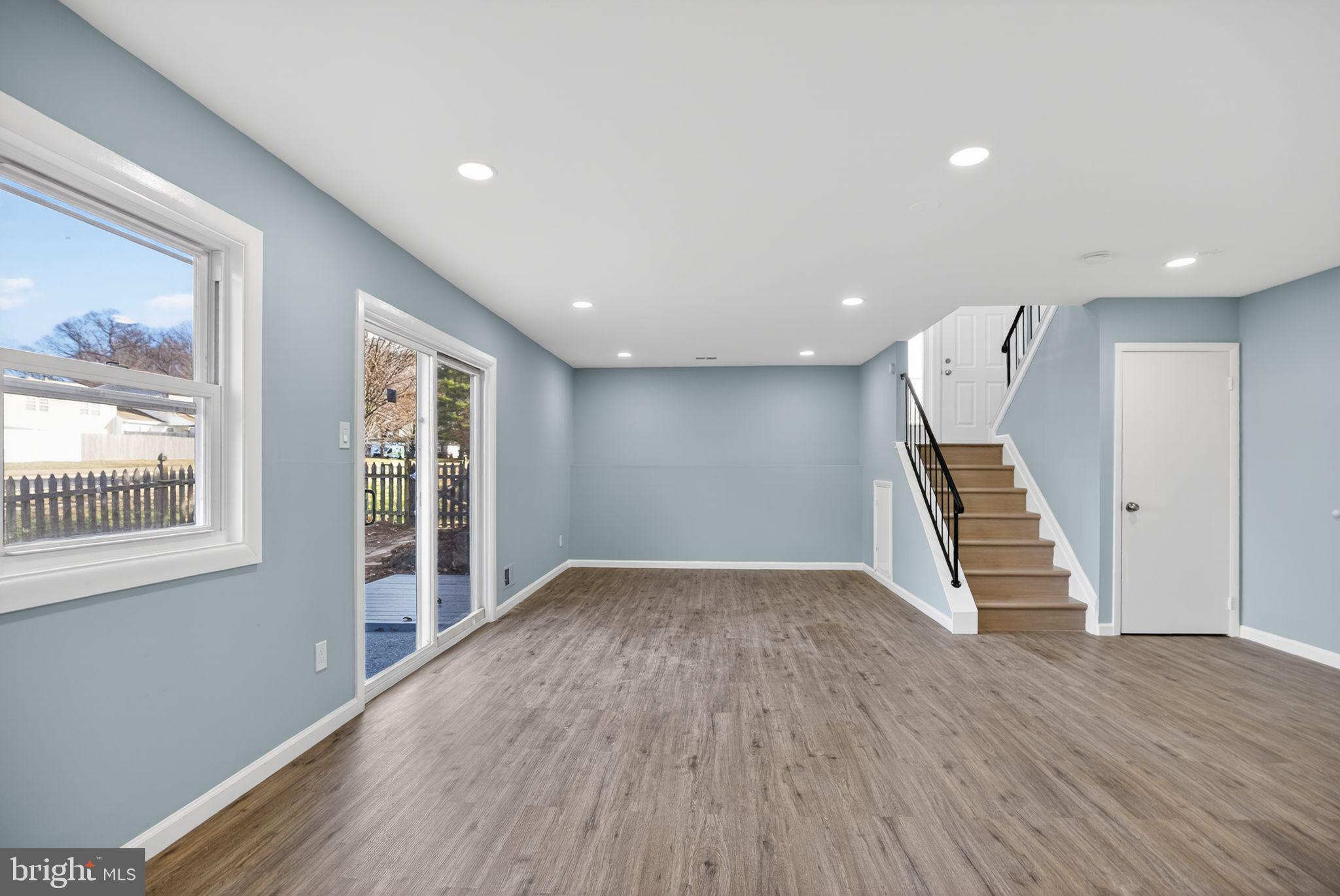 NEWTOWN CROSSING - Residential